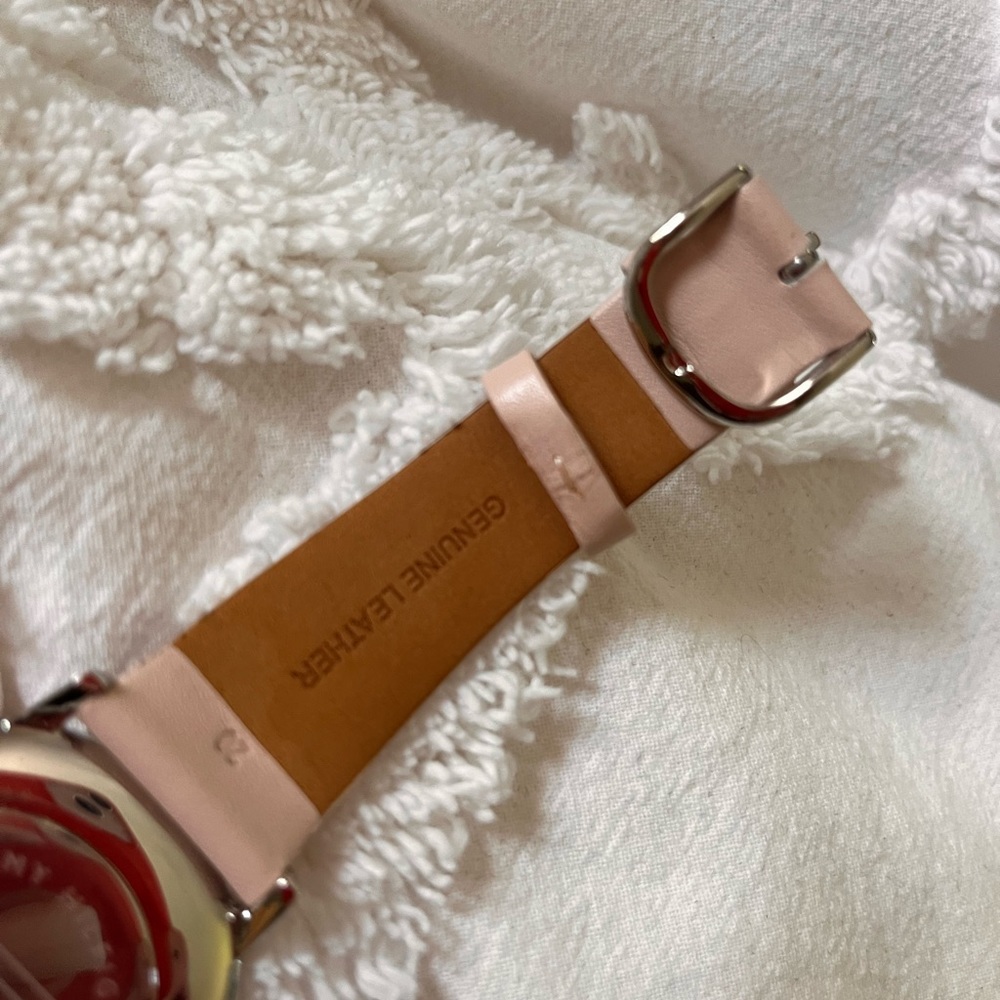 Pink Watch - Picture 5 of 5